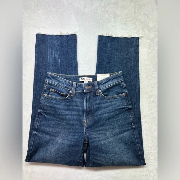 SO woman’s Straight Fit Blue Jeans - Picture 3 of 5